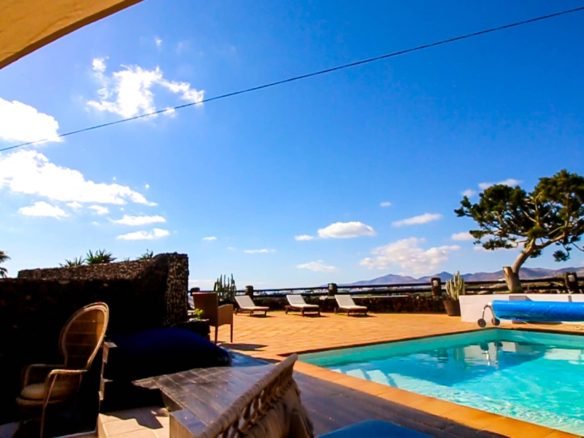 Villa Kura - 3 Bedroom Villa - Puerto del Carmen - Lanzarote - Heated Swimming Pool