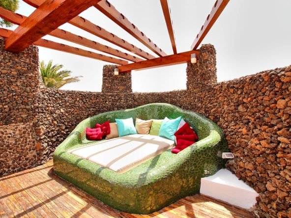 Villa Kura - 3 Bedroom Boutique Villa in Lanzarote - Goudi Outdoor Sofa