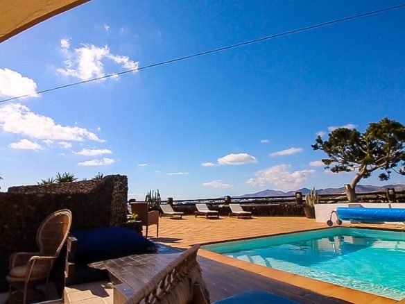 Villa Kura - 3 Bedroom Villa - Puerto del Carmen - Lanzarote - Heated Swimming Pool