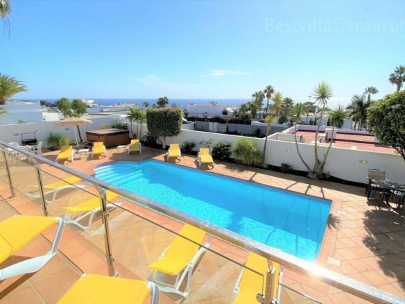 Villa Tiempo - 6 Bedroom Villa - Puerto Calero - Lanzarote - Heated Private Swimming Pool