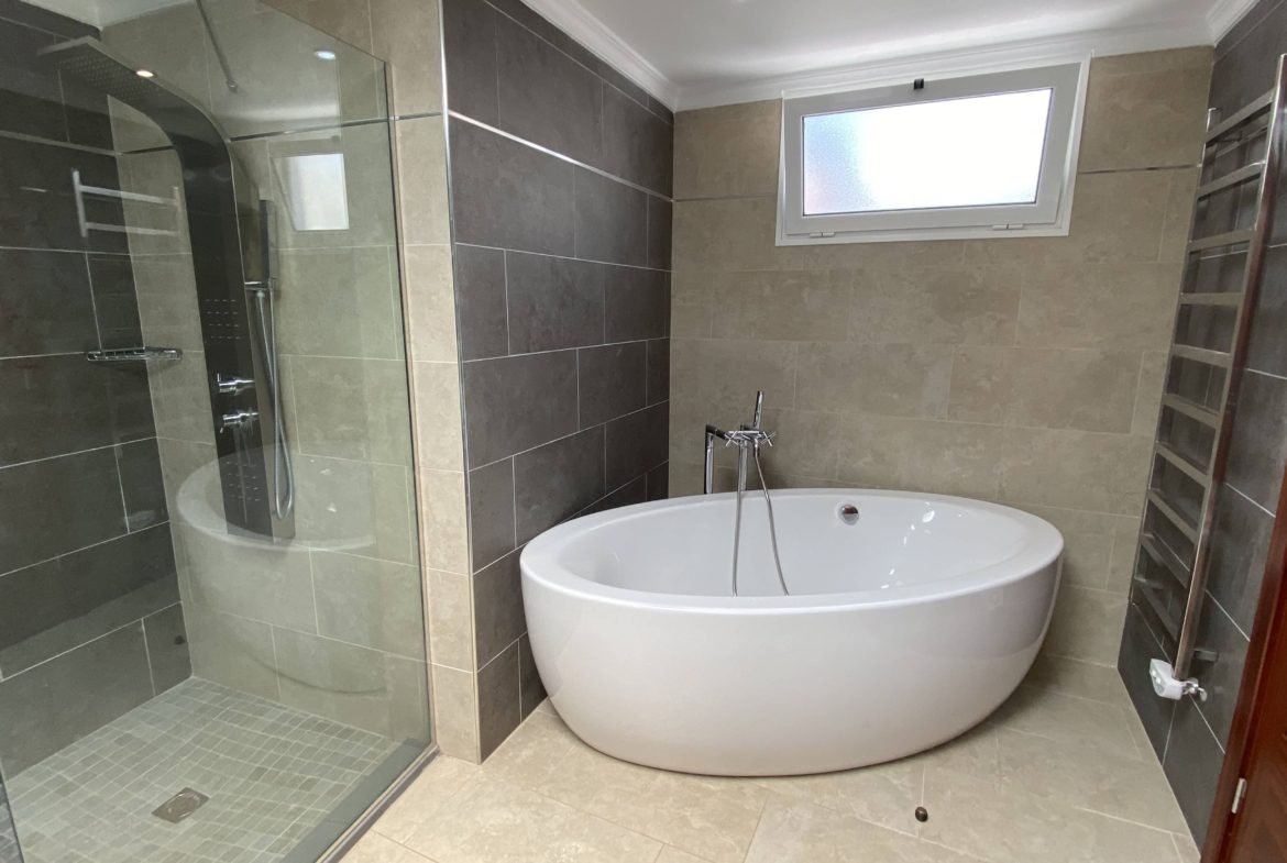 The Lodge - Lanzarote - 3 Bedroom Villa - Bath room 2