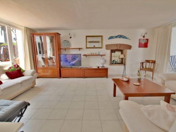 The Lodge - Sitting Room Area