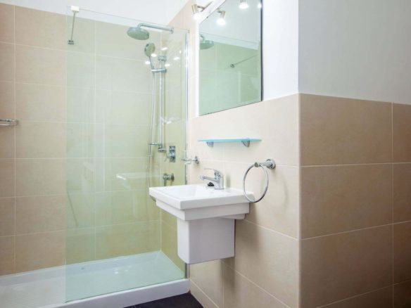 Casa Cristal - Shower Room