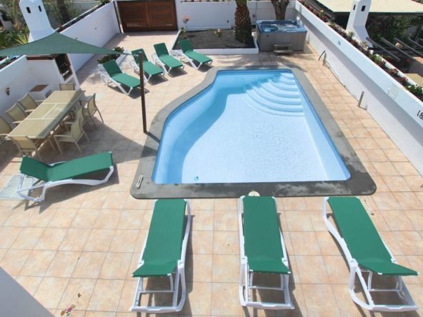 4 Bedroom Luxury Villa - Lanzarote - Swimming Pool From Balcony