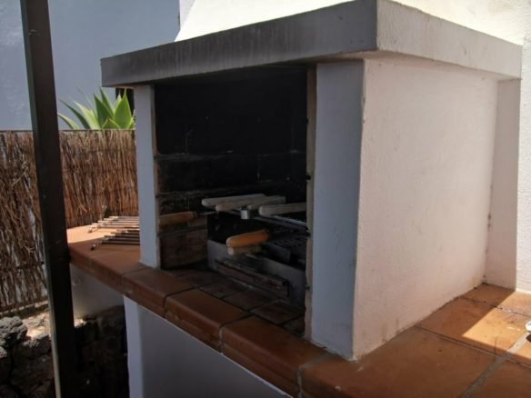 Villa Rosso - 3 bedroom Villa - Outside BBQ