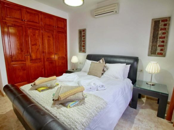 Villa Rosso - Ben Suite - Master Double Bedroom