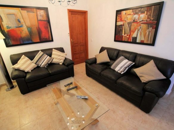 villa-rosso-lounge-area-1