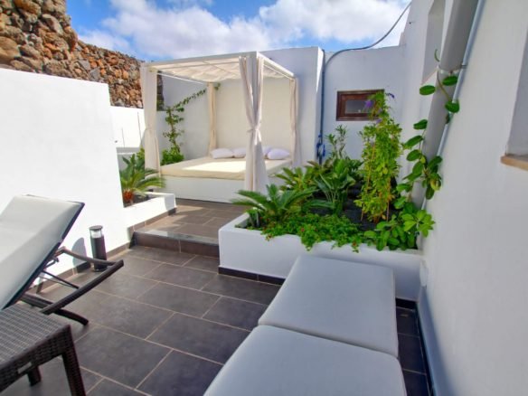 Villa La Perla - Lanzarote - Outdoor 4 Poster Bed
