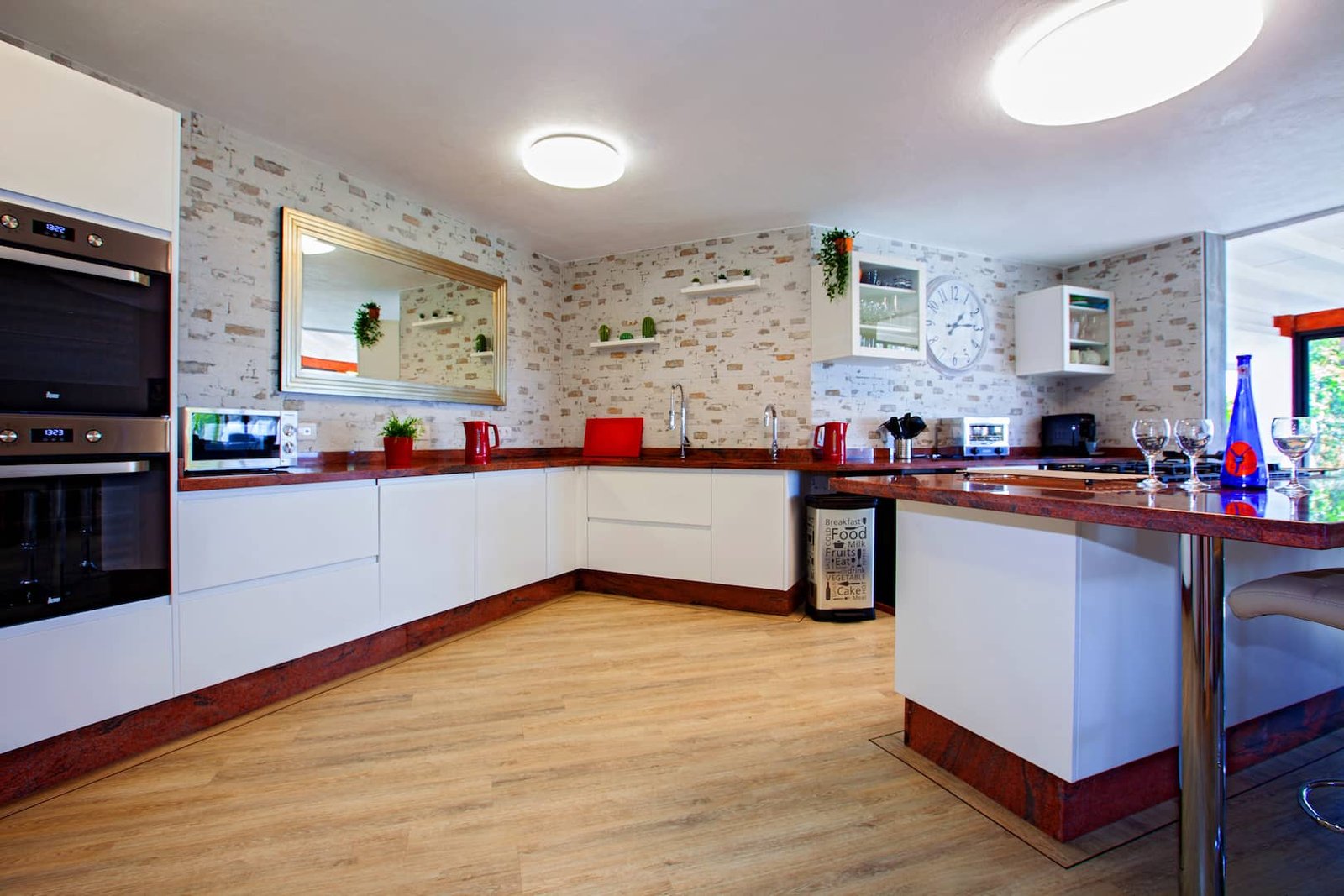 Large Fully Fitted Kitchen - Villa Paraiso - 10 Bedroom Villa - Lanzarote