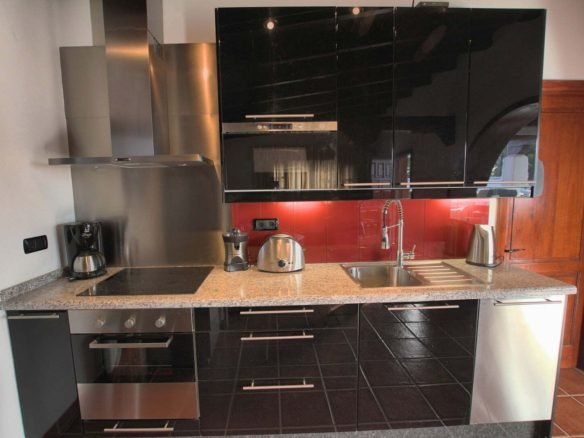 Villa Chic - Kitchen-1