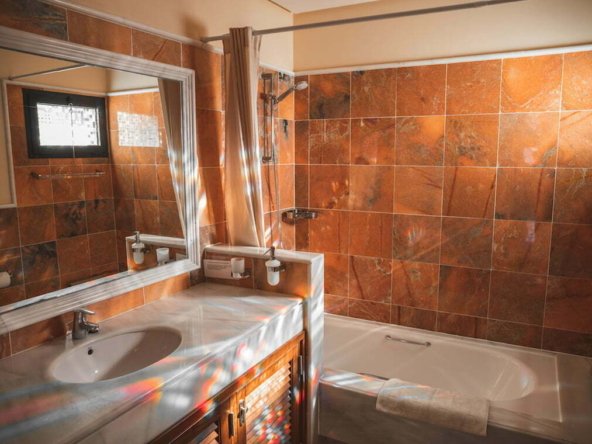 Casa Bonita - Large Bathroom