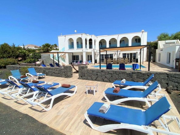 Villa Palacete - Sleeps 20 - 9 Bedroom Villa - Guime - Lanzarote - Front Terrace