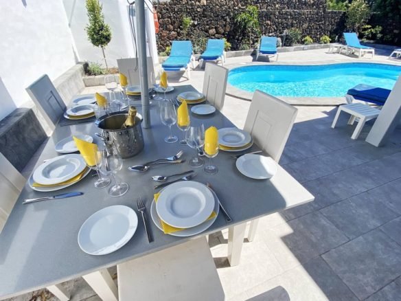Villa Ananda - Alfresco Dining Area