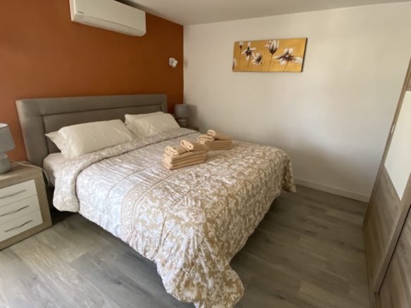 Villa Jessica - Large Double Bed
