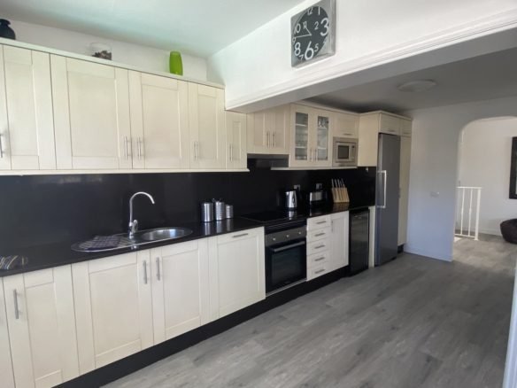 Villa Jessica - Large Fully Fitted Kitchen
