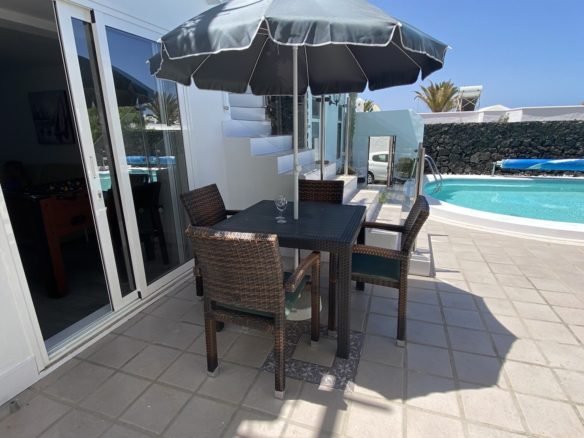 Villa Jessica - Patio Dining Area