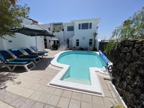 Villa Jessica - Swimming Pool Sun-Terrace
