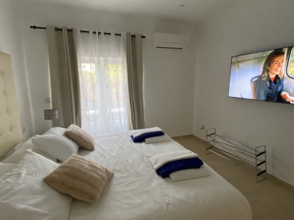 La Perla - Bedroom TV