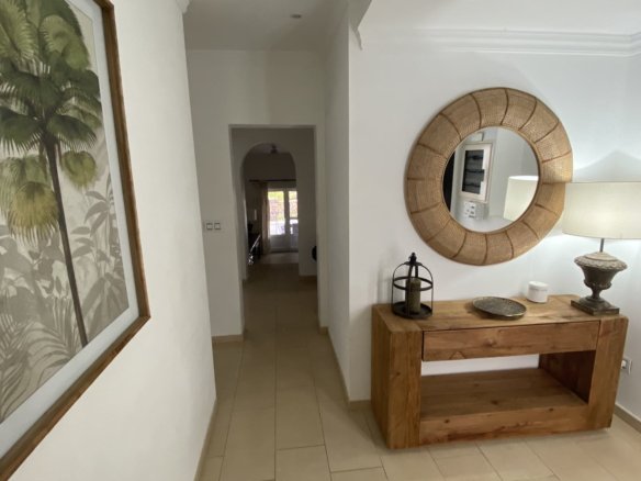 La Perla - Hallway