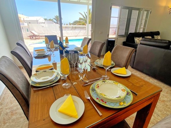 Villa Estrella - Dining Area