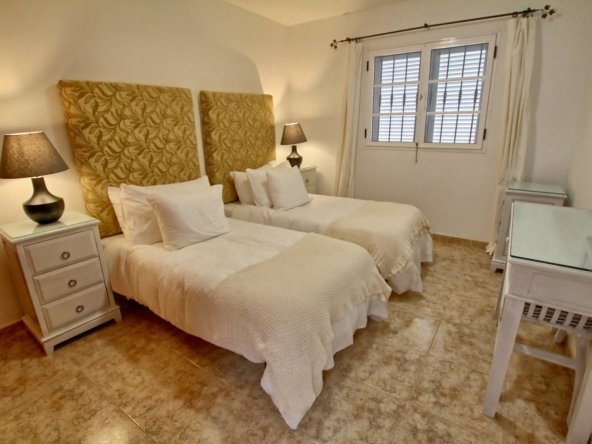 Villa La Estrella - Twin Bedroom