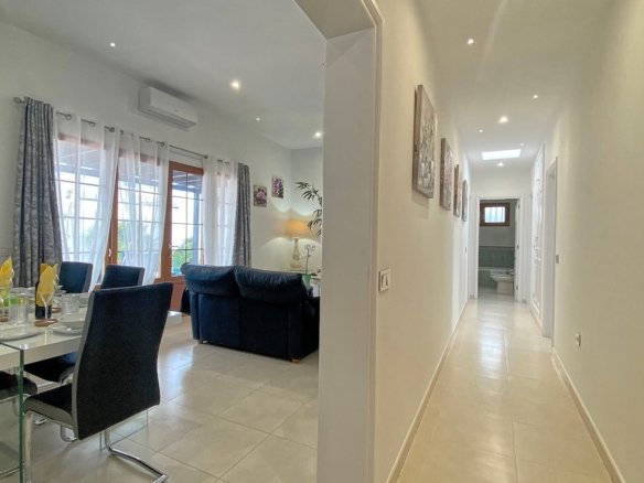 Perlita - Hall and Lounge Area