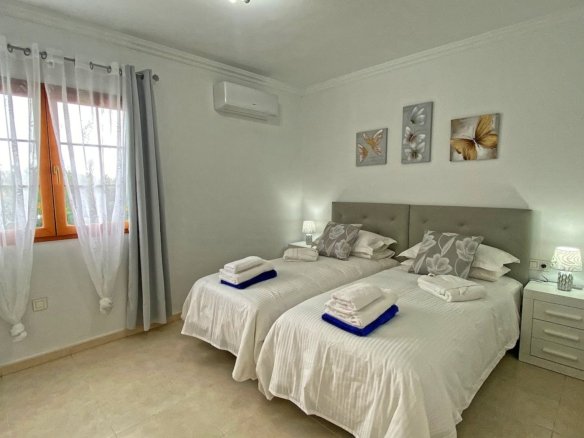 Perlita - Twin Bedroom