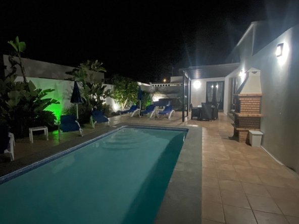 Perlita - Night Time swimming Pool