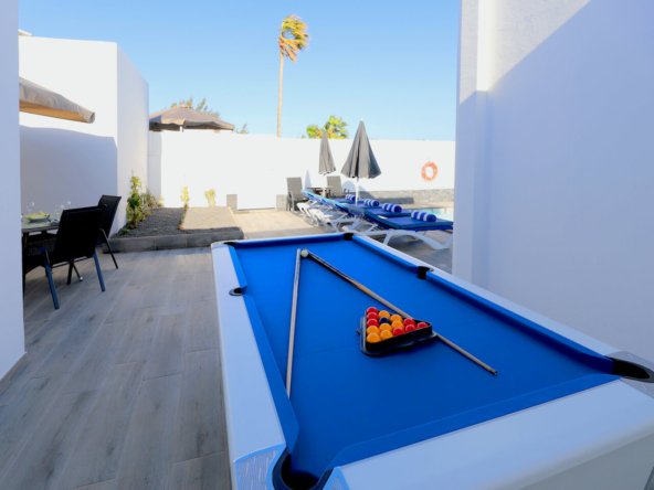 Villa El Cielo - Terrace - Pool Table