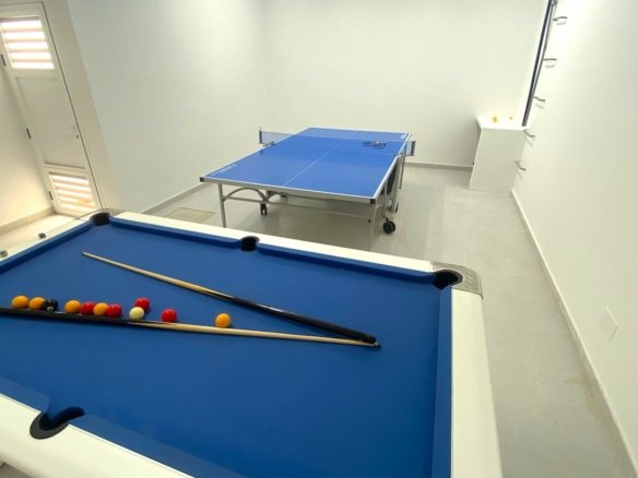 Ocean View - Games room pool table