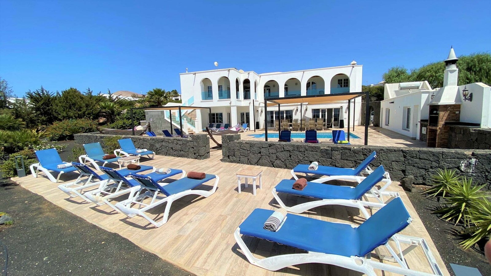 Villa El Palacete - Largest Villa In Lanzarote - 9 Bedroom Villa - Night Time Terrace Area