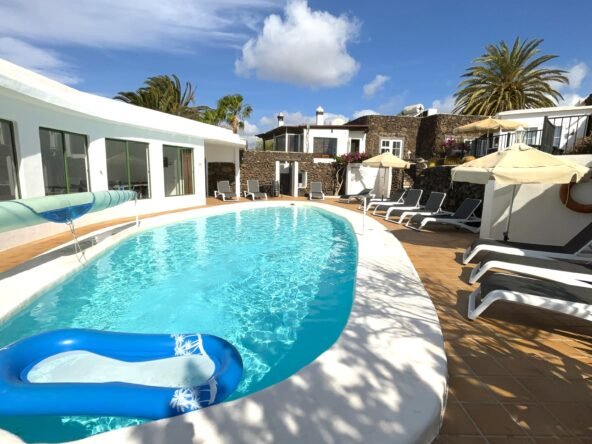 Whispering Palms - Lanzarote - 7 Bedroom Villa