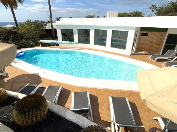 Whispering Palms - Lanzarote -Swimming Pool