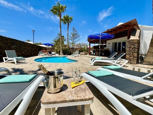 Villa Mayo - Pool and Terrace 1