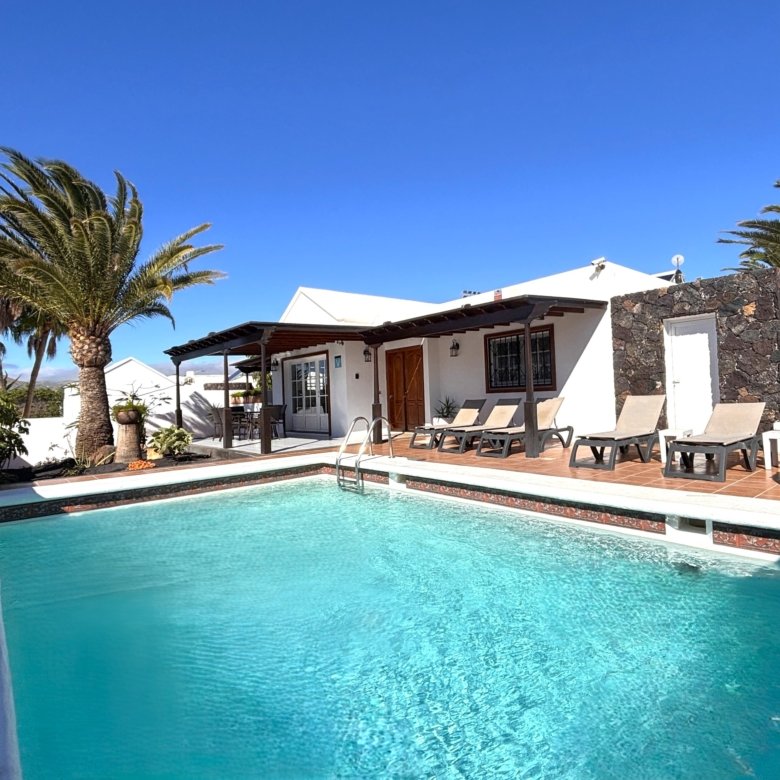 Villa Adsey | Luxury 3 Bedroom Villa in Puerto del Carmen, Lanzarote