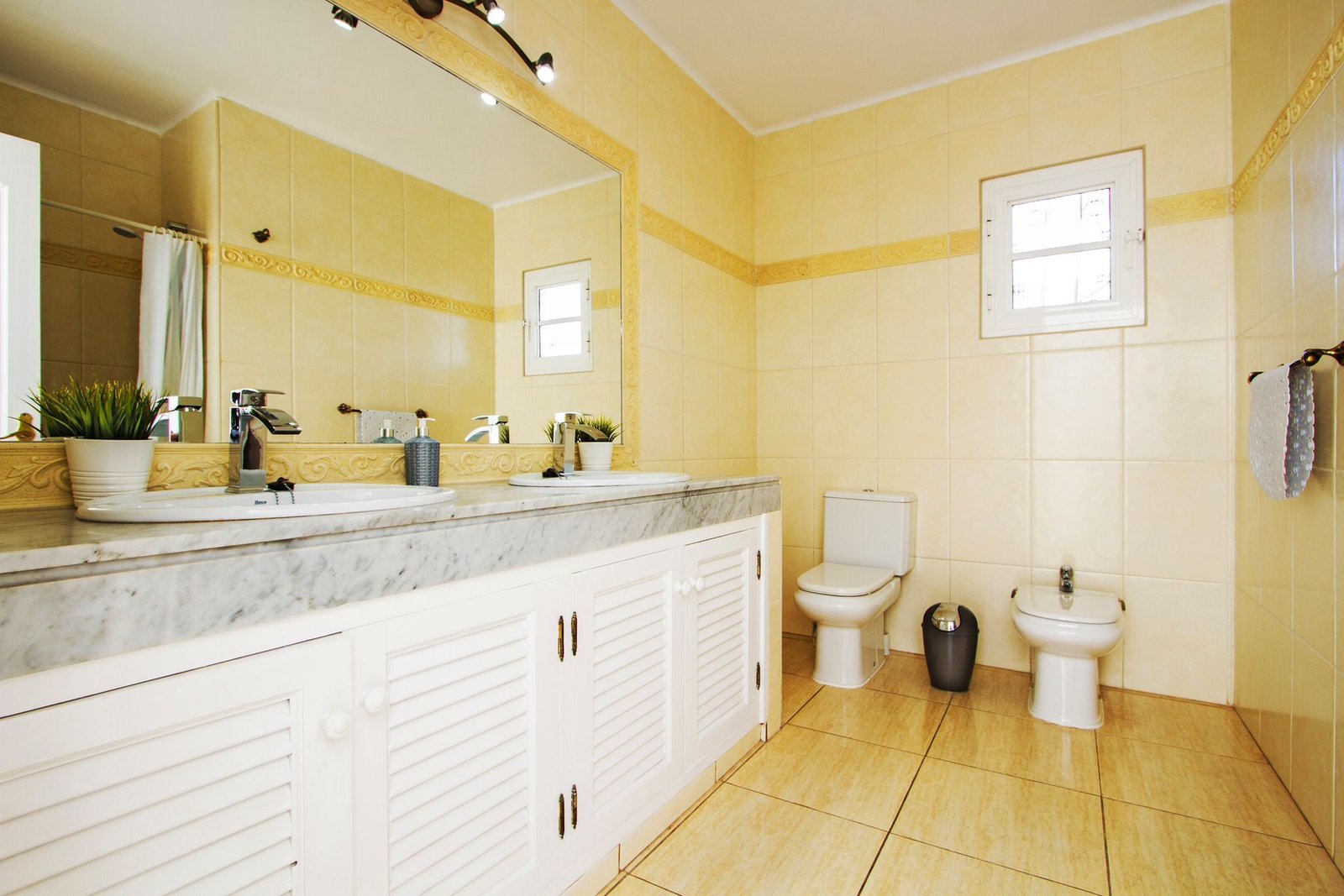 villa-adsey-bathroom