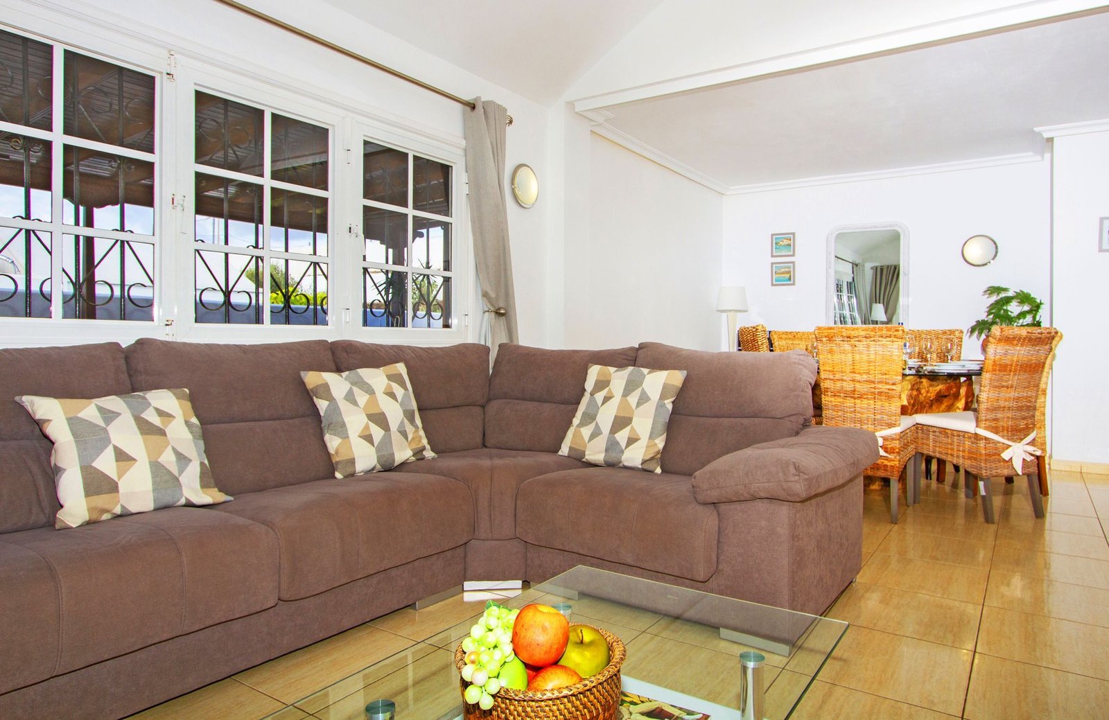 villa-adsey-living-room-sofas